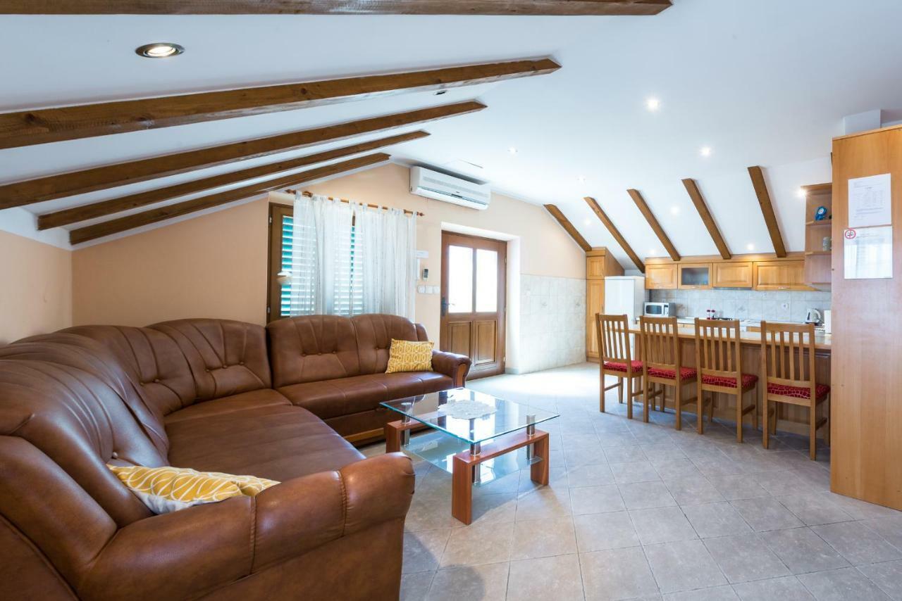 Apartments Villa Kulish 챠브타트 외부 사진