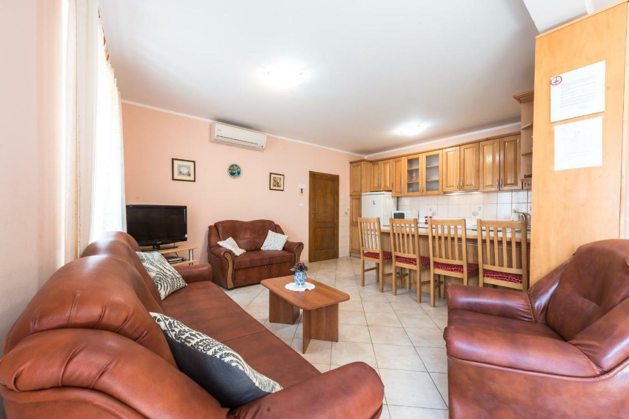 Apartments Villa Kulish 챠브타트 외부 사진